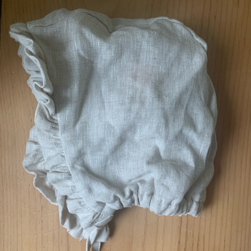 100% linen H&M baby bonnet